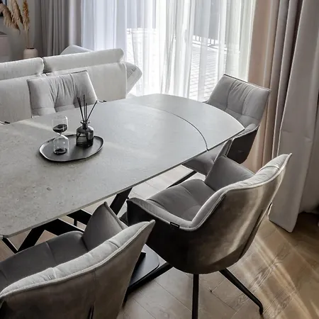 Apartament Leco *